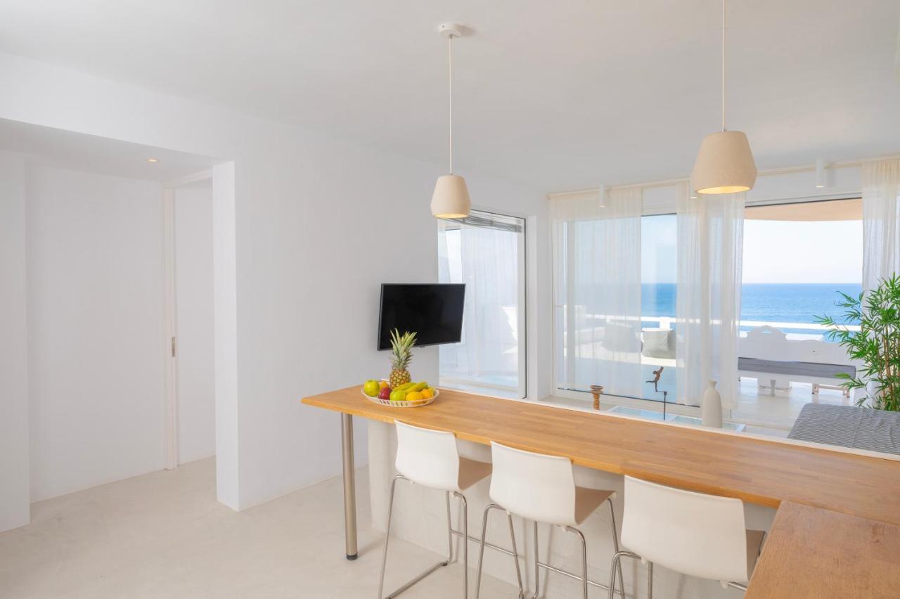 Infinite Blue Luxury Suites Тира Экстерьер фото
