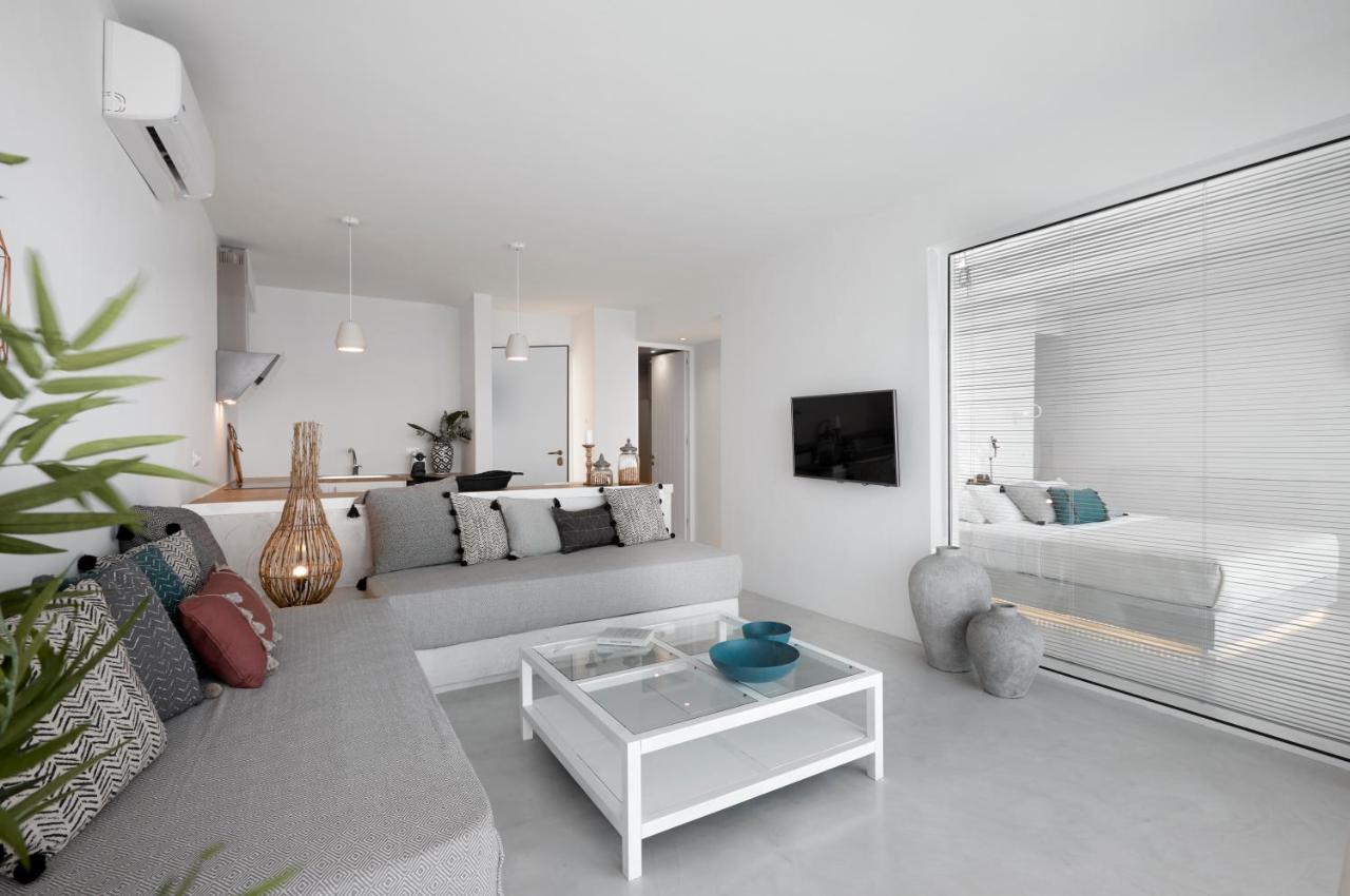 Infinite Blue Luxury Suites Тира Экстерьер фото