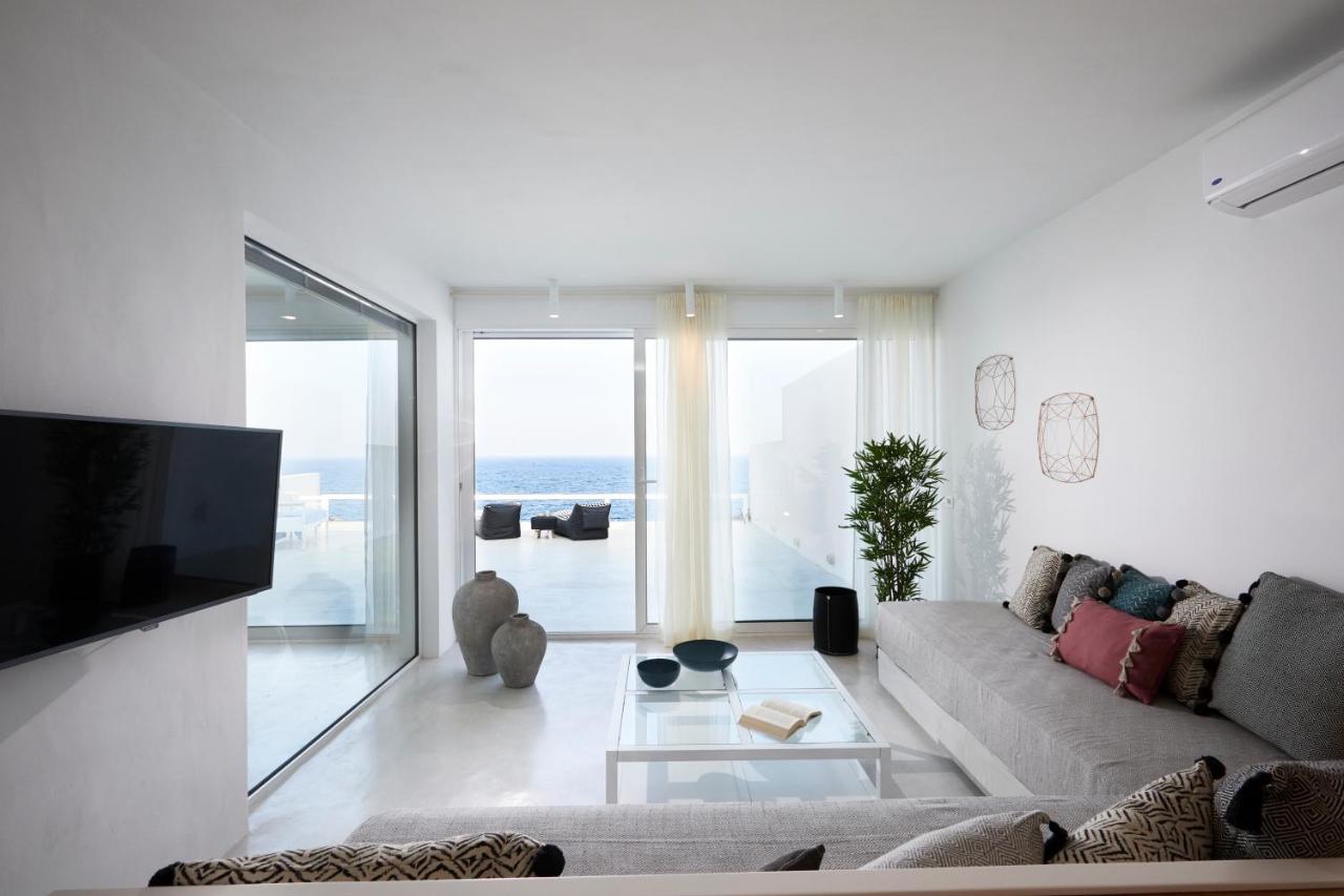 Infinite Blue Luxury Suites Тира Экстерьер фото