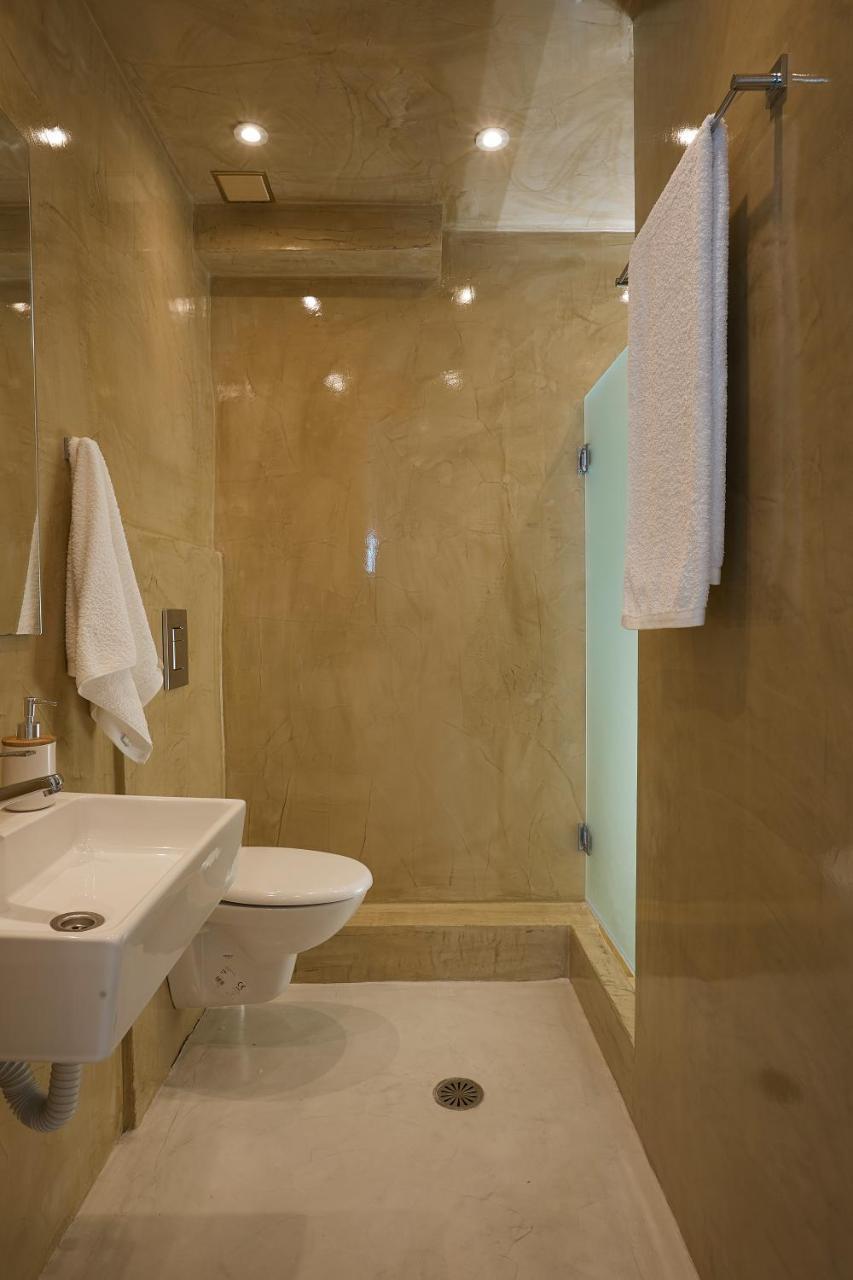 Infinite Blue Luxury Suites Тира Экстерьер фото